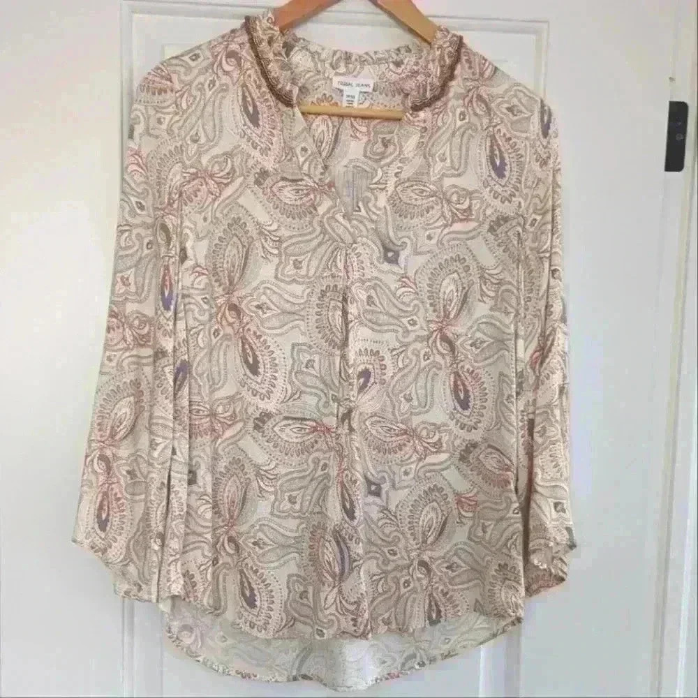 🌴2/$25🌴TRIBAL JEANS | Women's Cream/Tan/Blue V-Neck Boho Jeweled Top